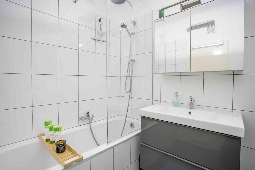 Cozy And Stylish Apartment Near Schoenbrunn Castle Bécs Kültér fotó