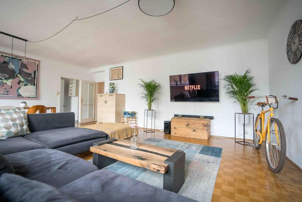 Cozy And Stylish Apartment Near Schoenbrunn Castle Bécs Kültér fotó